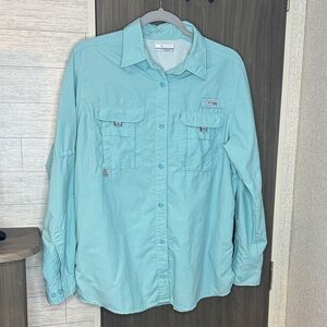 SOLD Men’s Columbia teal button down shirt for fishing & outdoor sz Lg